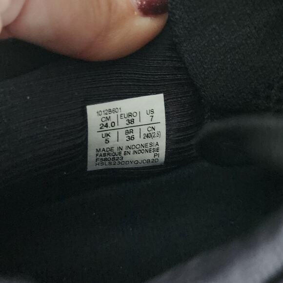 Asics Women's Size 7 Gel Nimbus 26 Black/Graphite Running Shoes Sneakers EUC - Picture 9 of 9